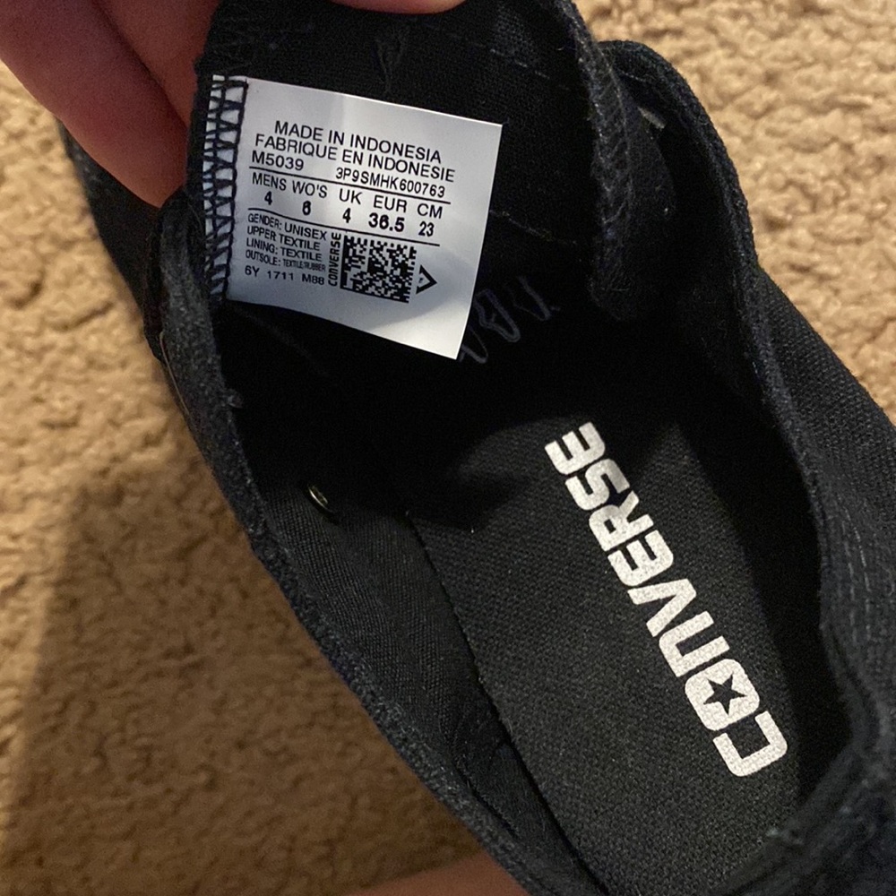Converse - Picture 2 of 4